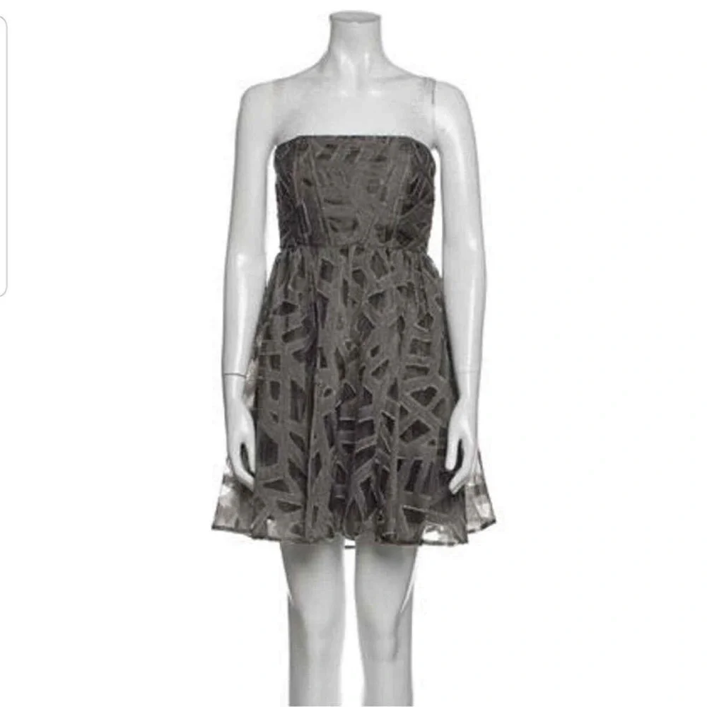 Alice + Olivia Grey Kristin Strapless Babydoll Dress Size 2 NWOT - Picture 3 of 6